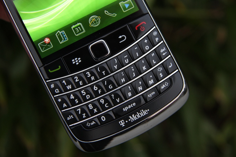 Illustration for article titled BlackBerry Bold 9700 Impressions: Small and Chirpy, Like a Black Hummingbird